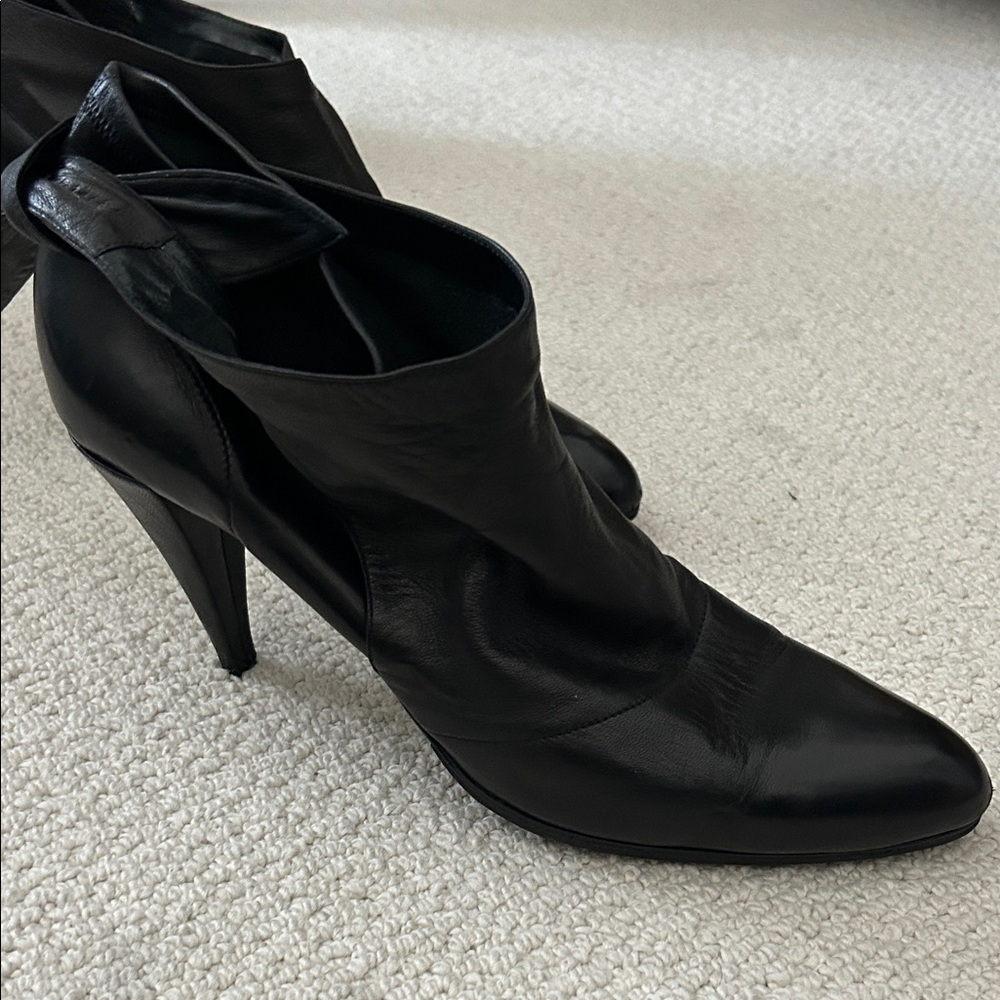 Sigerson Morrison Black Leather Pointed-Toe High-Heel Ankle Boots